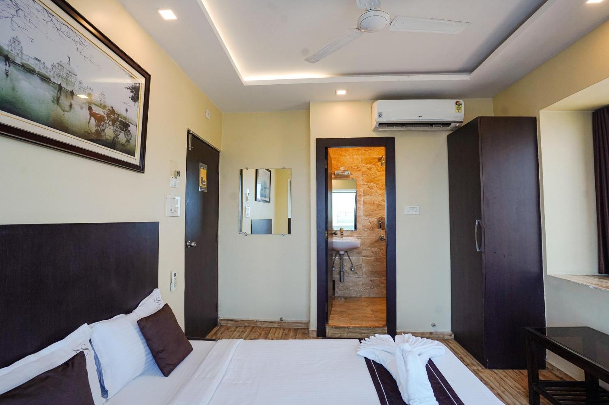 Hotel Sheldon International Near Science City Колката Екстер'єр фото