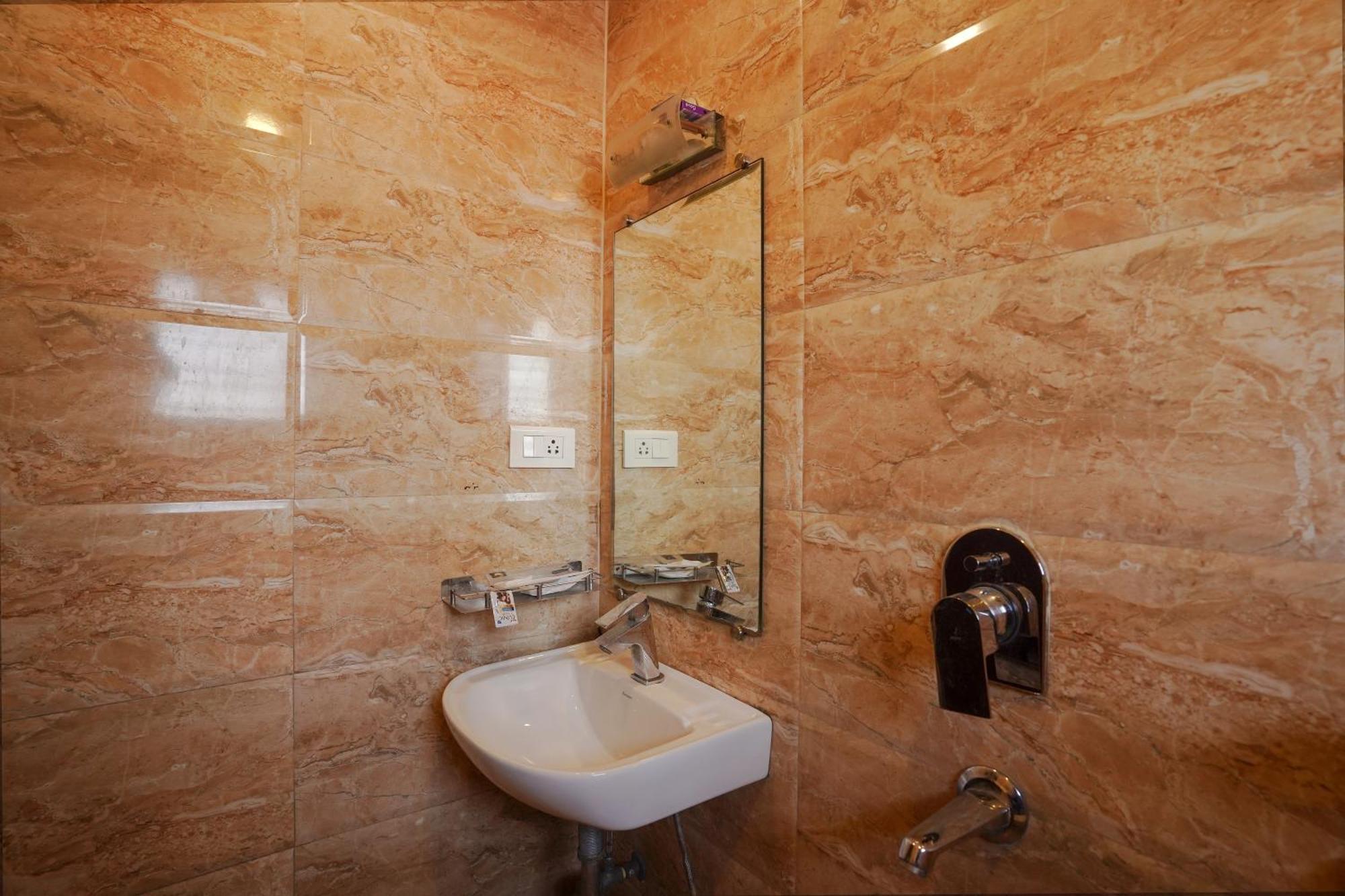 Hotel Sheldon International Near Science City Колката Екстер'єр фото