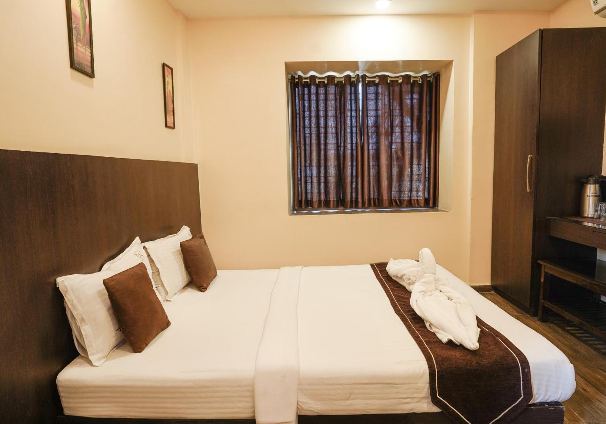 Hotel Sheldon International Near Science City Колката Екстер'єр фото