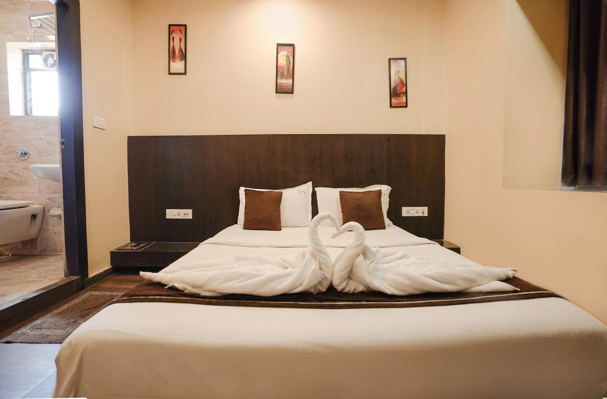 Hotel Sheldon International Near Science City Колката Екстер'єр фото